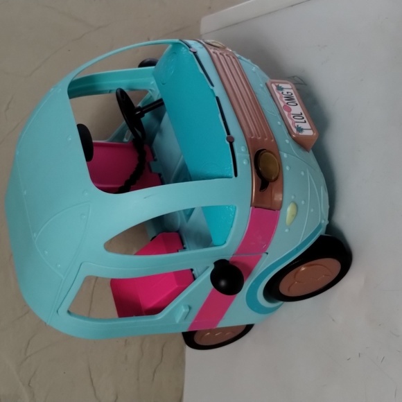 L.O.L 4-in-1 Glamper Fashion Camper With Accessories - Picture 14 of 16